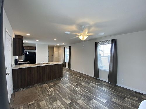 2nd image of 465 Buchanan Dr