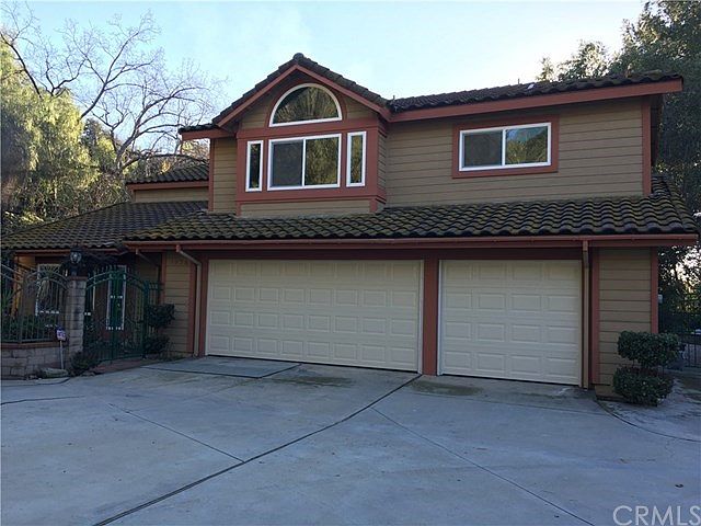 1st image of 3056 E Hillside Dr