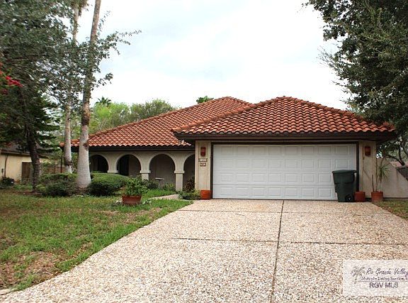 2nd image of 2913 Jacaranda Dr