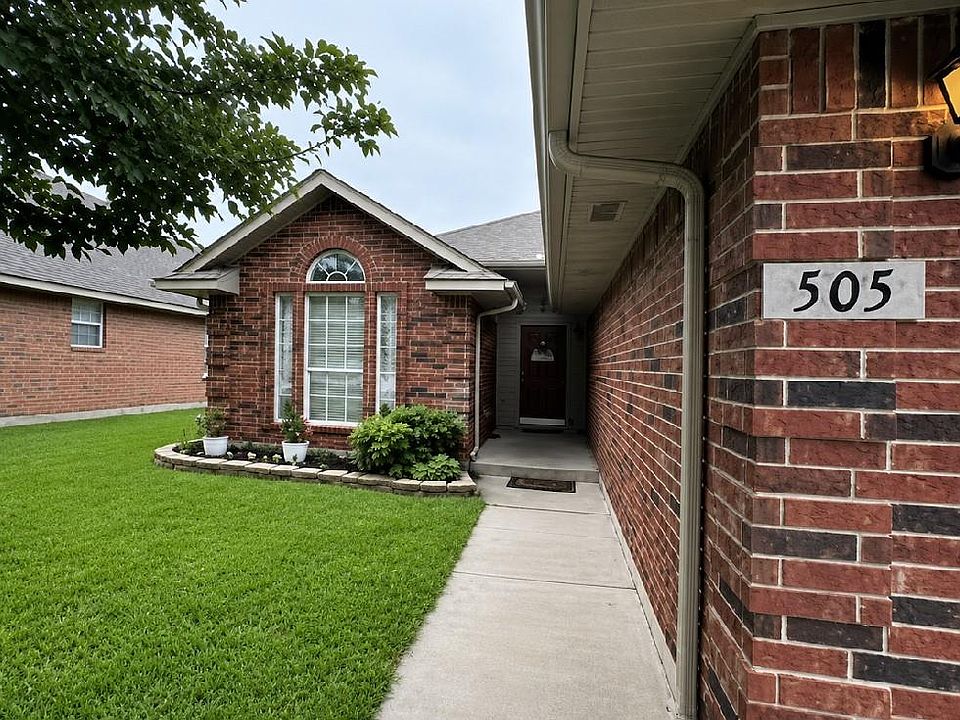 1st image of 505 SW 158th Ter
