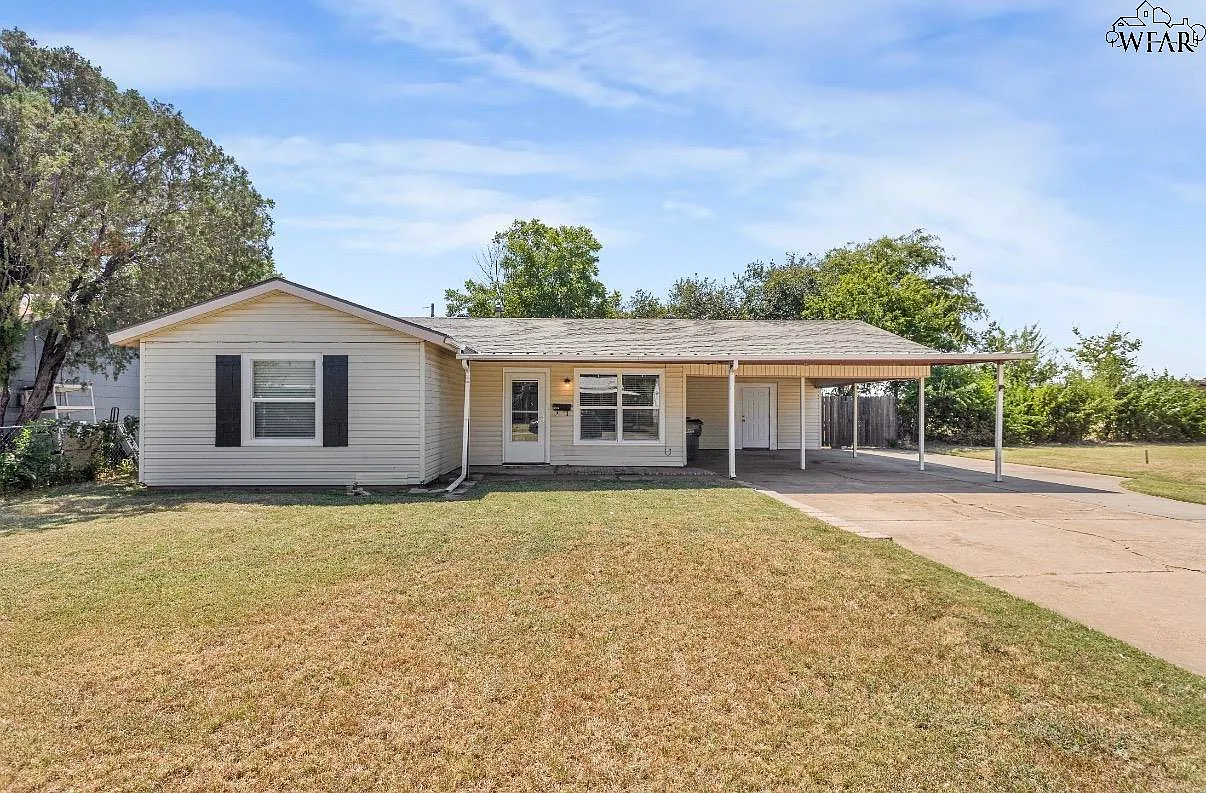 3 bed, 1.5 bath, 1072 sqft, $1,400 — Photo 1