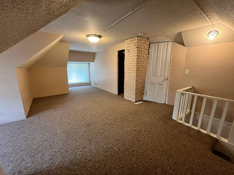 128 E Davenport St — Photo 9