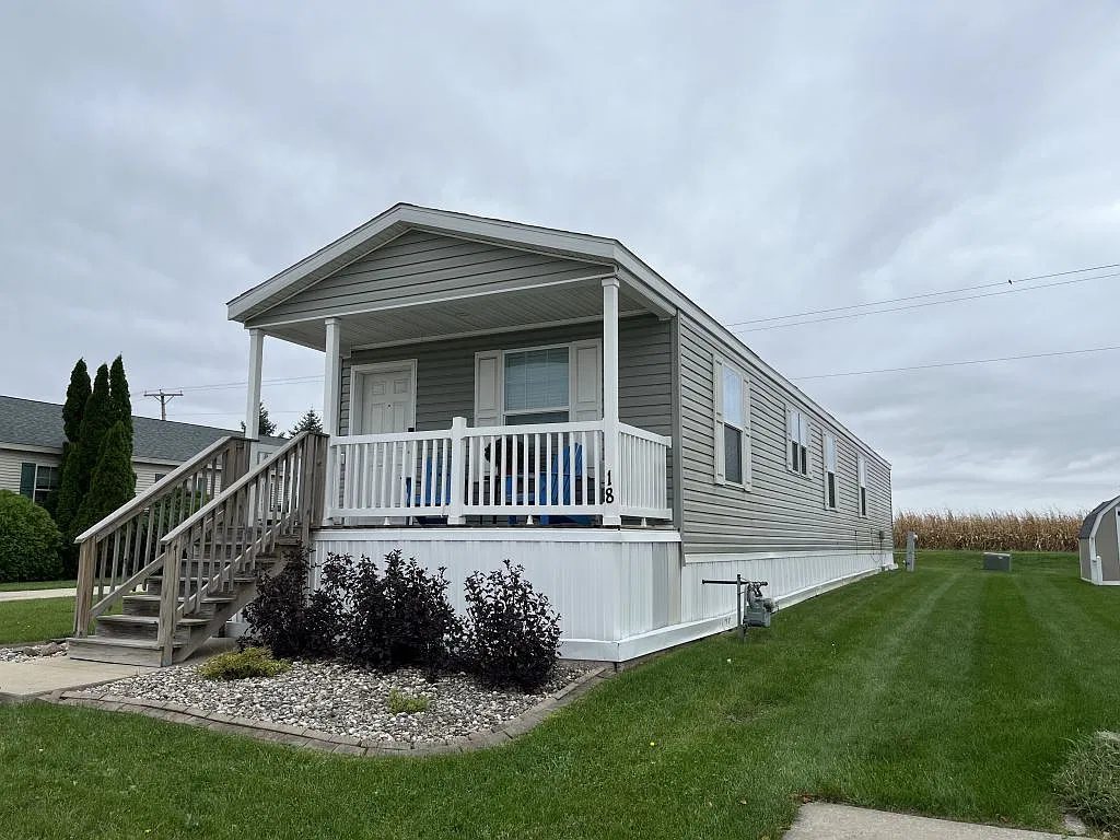 3 bed, 2.0 bath, 1170 sqft, $1,750 — Photo 3