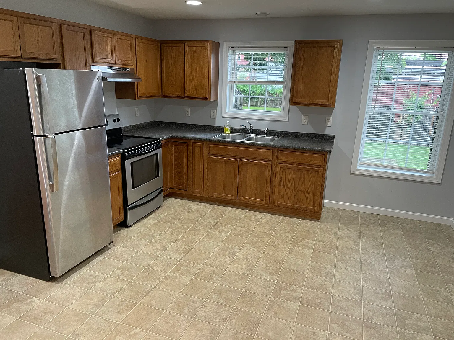 3 bed, 1.5 bath, $2,300 — Photo 2