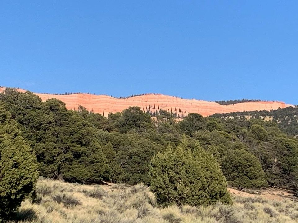 2nd image of 2465 E Paunsaugunt Cliffs Dr