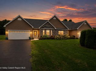 12 Bean Ln, Valatie, NY 12184