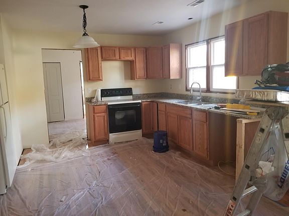 5th image of 5018 Red Oak Ln