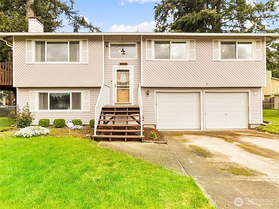 3rd image of 523 189th Street Ct E