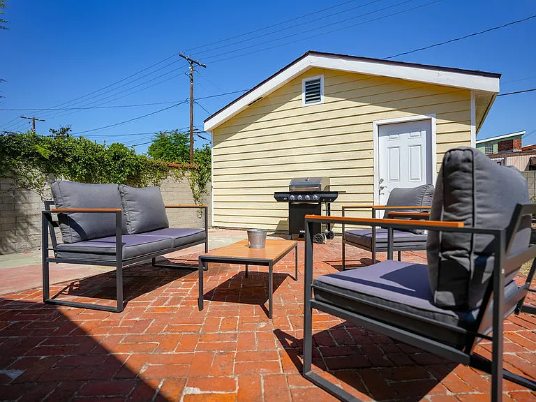 2307 W Verdugo Ave — Photo 37