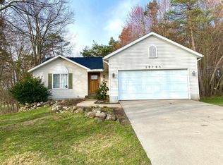 10703 Ridgewood Dr, Greenville, MI
