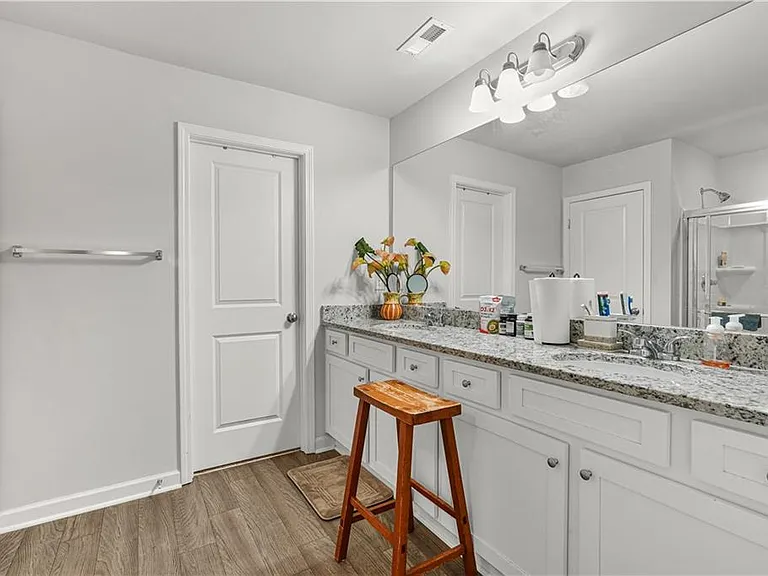 11649 Mendenhall Ct — Photo 25