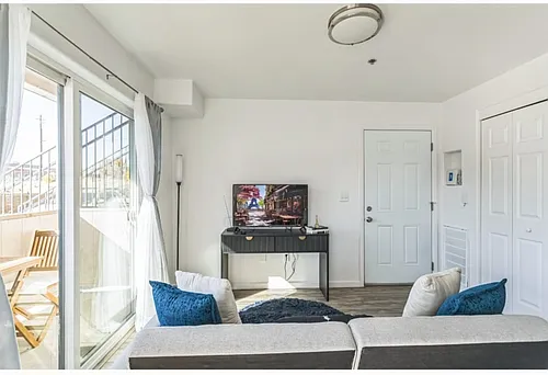 10 Gentry Way Photo 1