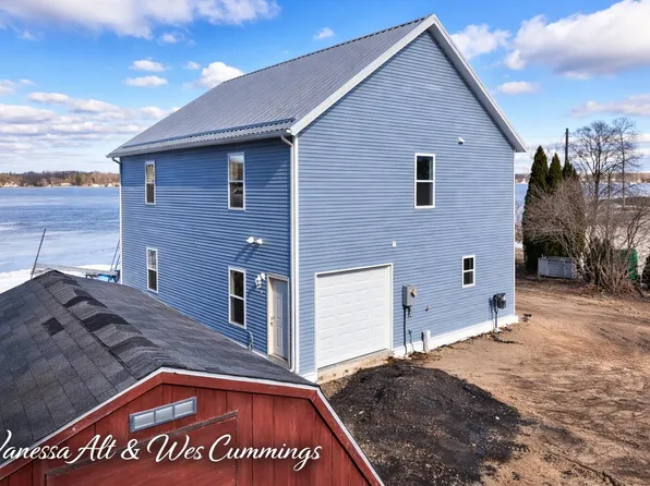 2678 Ottawa Dr, Orleans, MI 48865