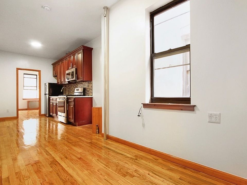 2nd image of 97 Pitt St APT 13