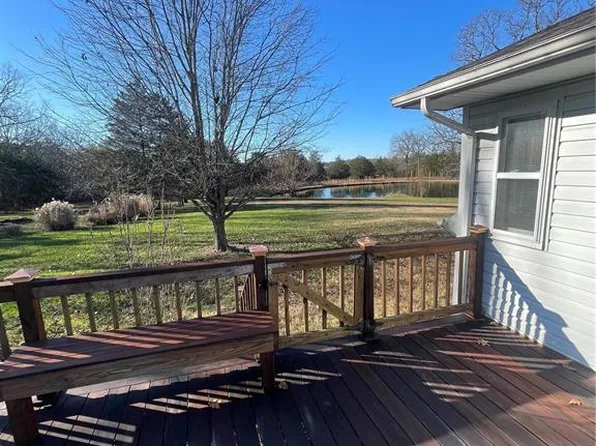 4382 Cartee Rd, Farmington, MO 63640
