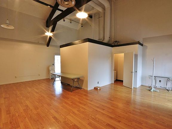 5th image of 245 Market St