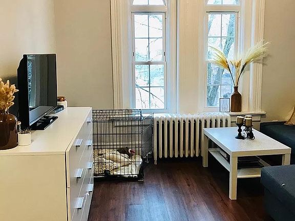 4th image of 240 Richmond Ave APT 5