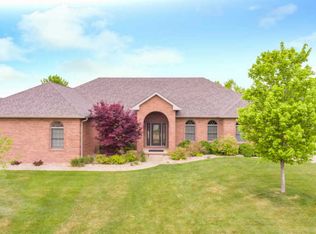 98 Sapphire Point, Morton, IL 61550