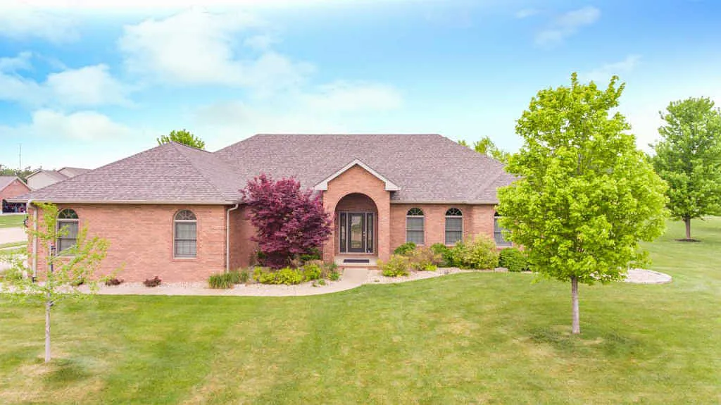 98 Sapphire Point photo 1