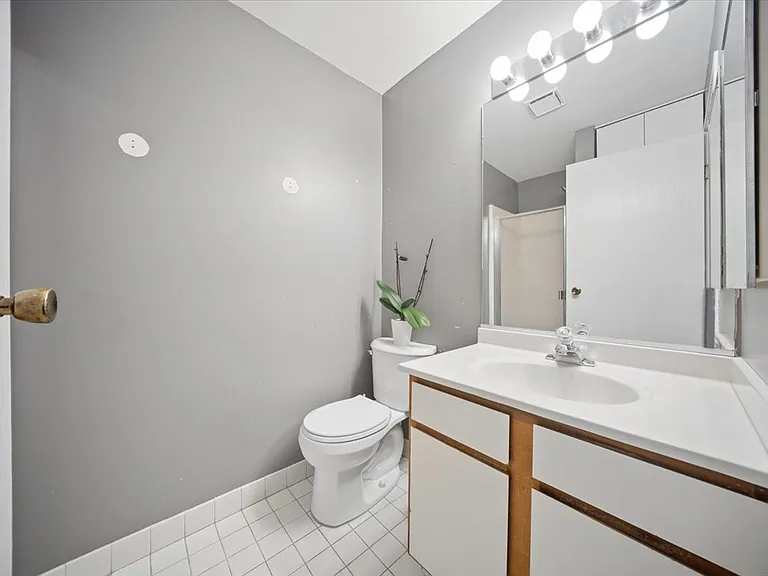 550 Vine Ave #104 — Photo 13