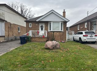 28 Snider Ave, Toronto, ON M6E 4R9