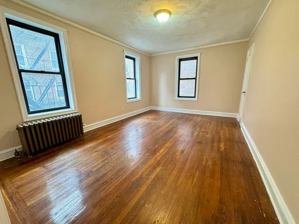 140-70 Ash Avenue image 4 of 5