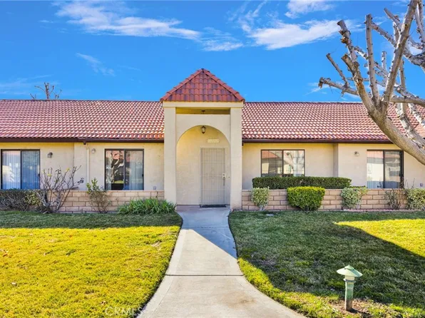 19228 Cottonwood Dr, Apple Valley, CA 92308