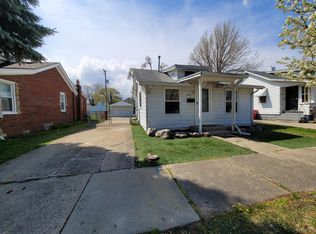 28033 Maple St, Roseville, MI 48066