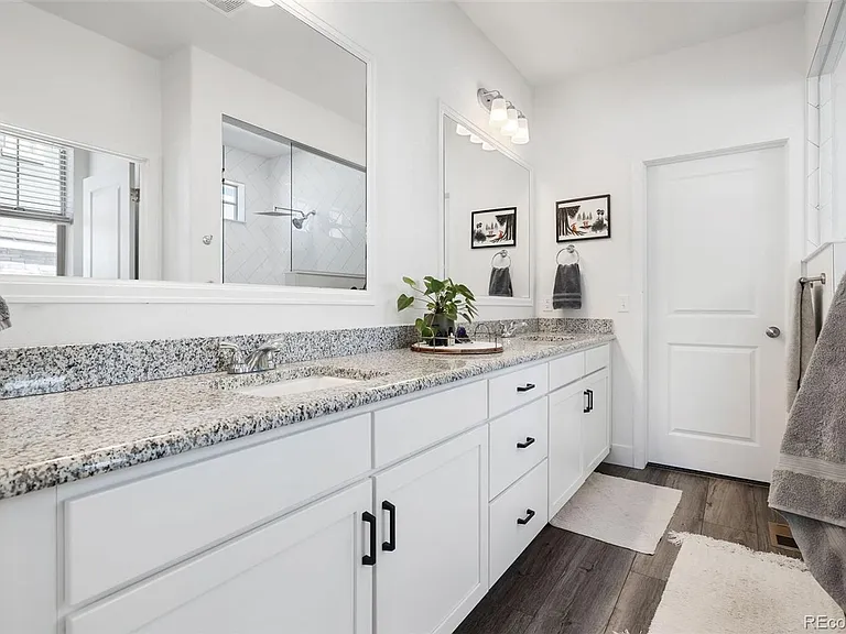 20551 Beekman Pl — Photo 15