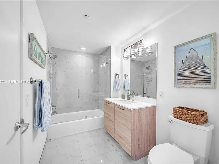16385 Biscayne Blvd #1104 — Photo 17