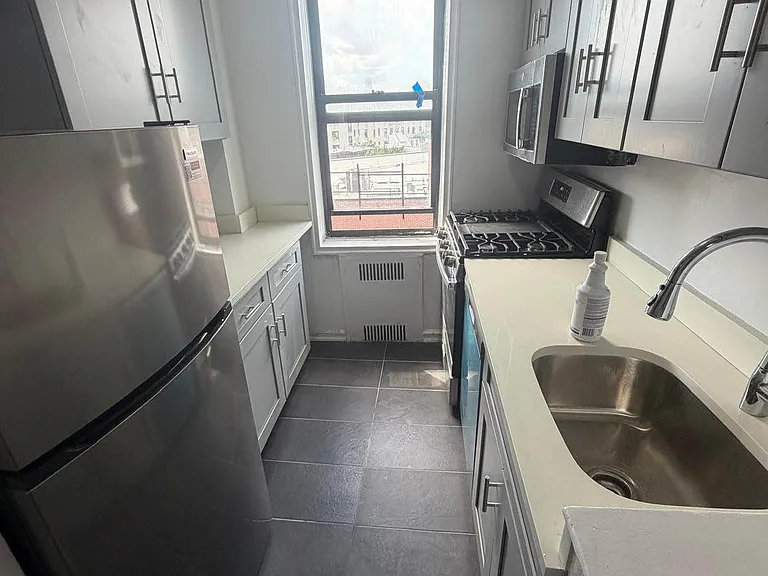 40-66 Ithaca St #5B — Photo 1