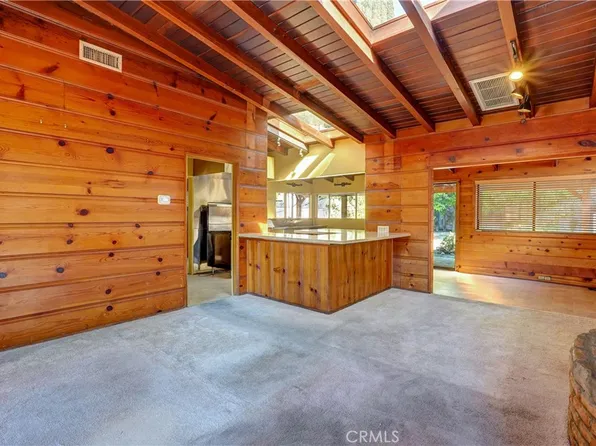 14813 Hartsook St, Sherman Oaks, CA 91403