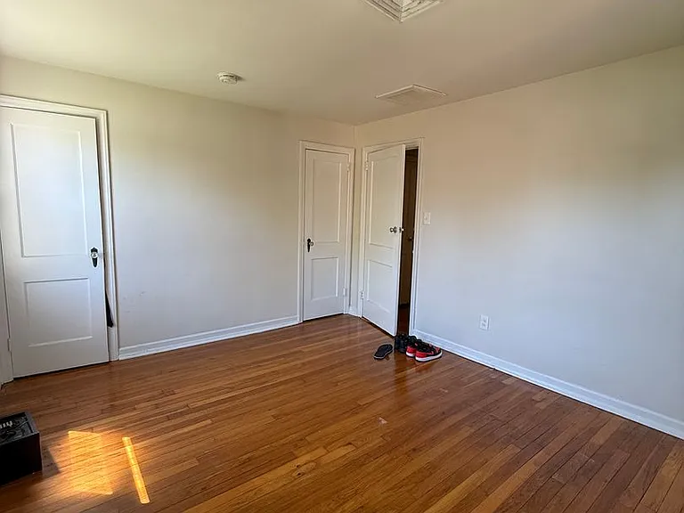 203 Reading Ave #&-302 — Photo 12