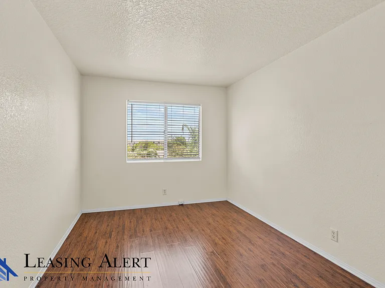 27653 Myrin Ct — Photo 15