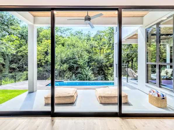 655 Kessler Reserve Ct, Dallas, TX 75208