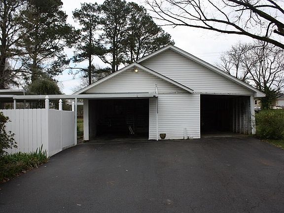 3rd image of 202 Foster Park St