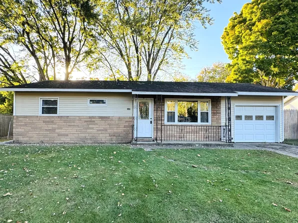 2420 Floral Dr, Niles, MI 49120