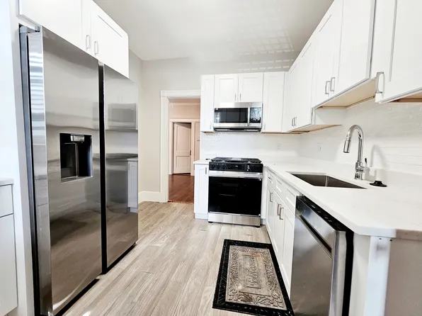6 Radcliffe Rd APT 3, Allston, MA 02134