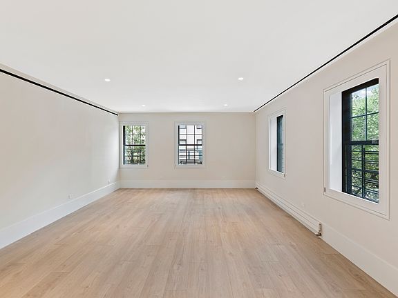 4th image of 1160 5th Ave APT 202