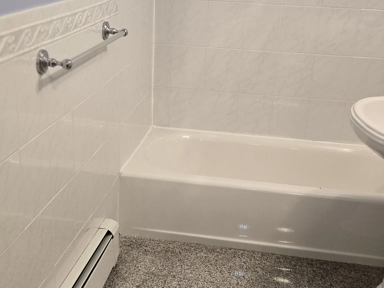 1 bed, 850 sqft, $2,300 — Photo 3