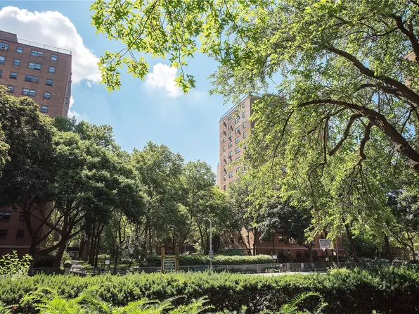 21-10 33rd Rd APT 8A, Astoria, NY 11106