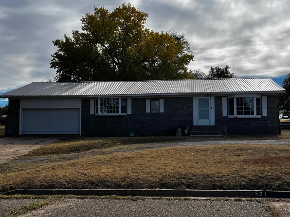 521 W 1st St, Beaver, OK 73932