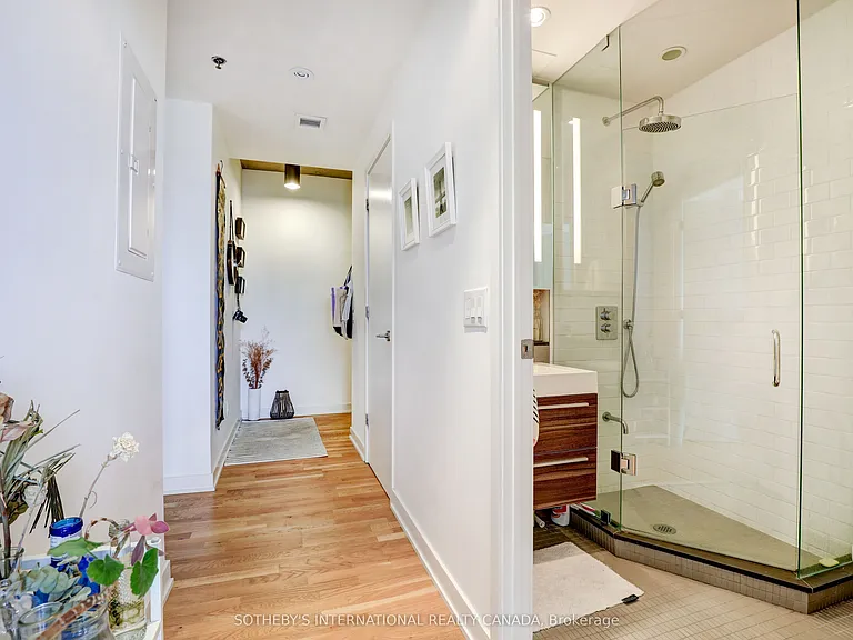 8 Dovercourt Rd #701 — Photo 4