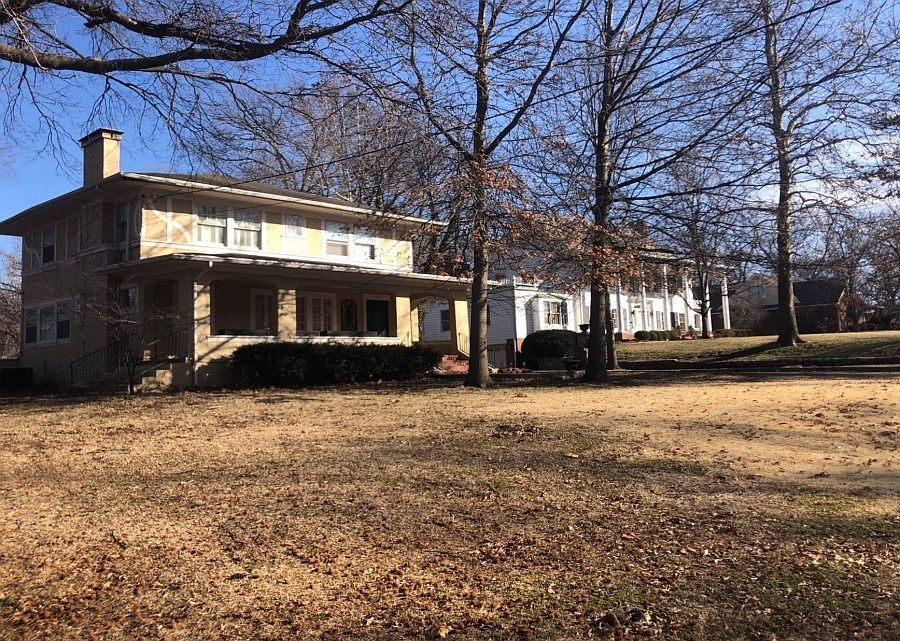 2nd image of 663 Elmdale Rd