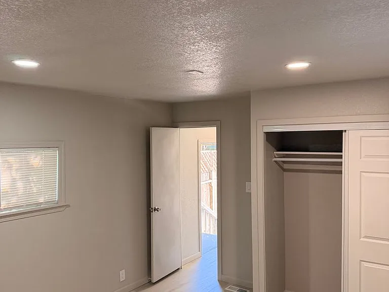 8710 Franklin St — Photo 7