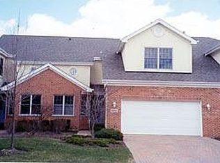 29 Chancel Ln, Glen Ellyn, IL 60137