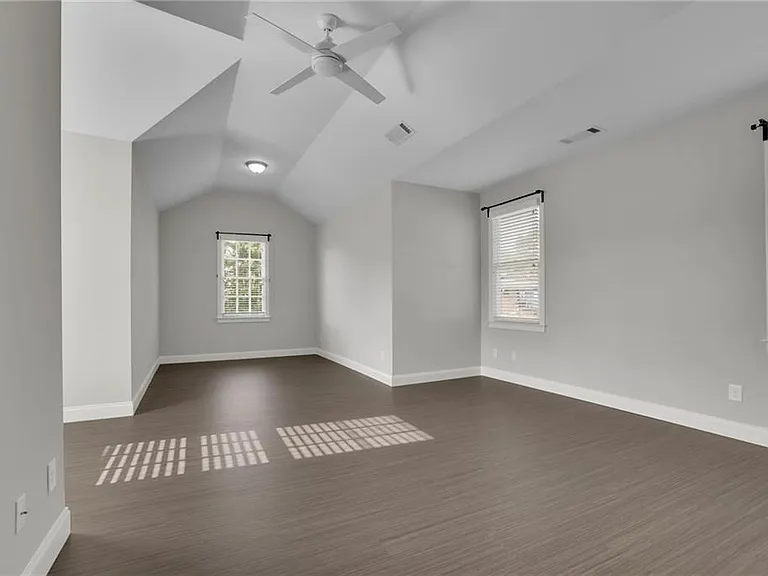 3245 Lynwood Dr — Photo 18