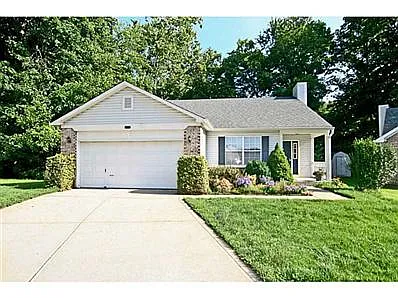 556 Grand Woods Dr photo 1