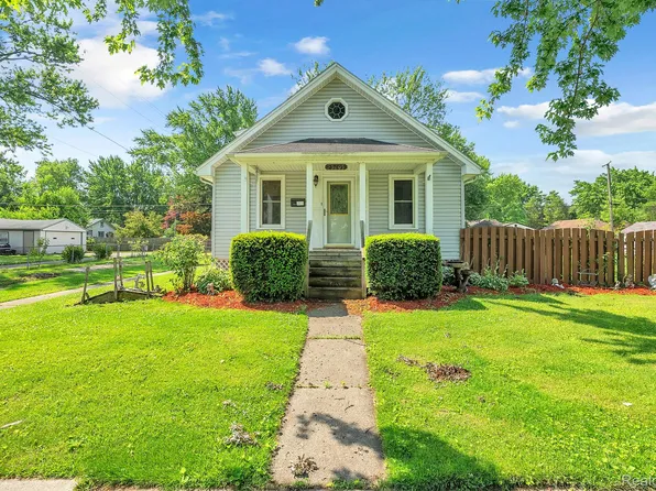 25605 Yale St, Dearborn Heights, MI 48125