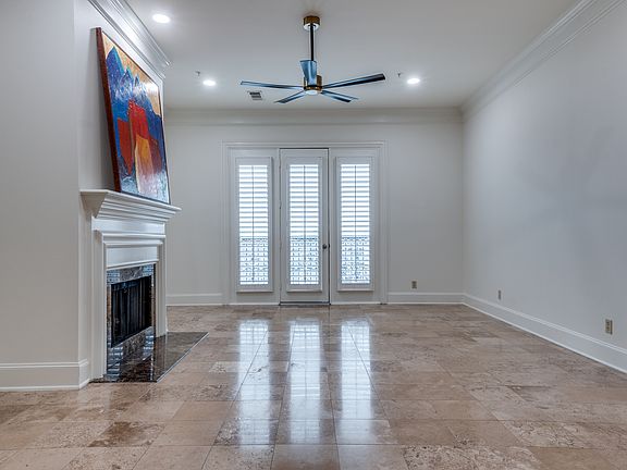 5th image of 2848 Woodside St #602